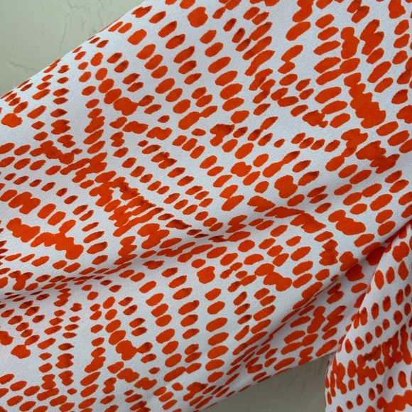 Large NYDJ Red & White Blouse W 3/4 Length Sleeves Timeless Classic Flattering - Picture 4 of 4